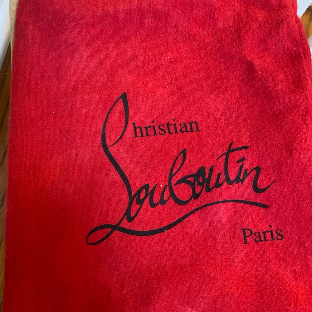 Christian Louboutin so Kate 120 patent